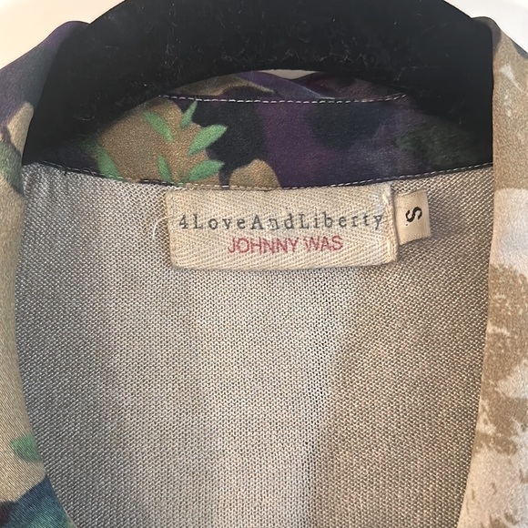 4 Love And Liberty, Johnny Was, Silk and Cashmere Floral Button Up, Size S - Picture 3 of 4